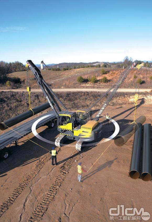 双子巨擎 沃尔沃PL3005D型吊管机在建筑工程中的应用与优势